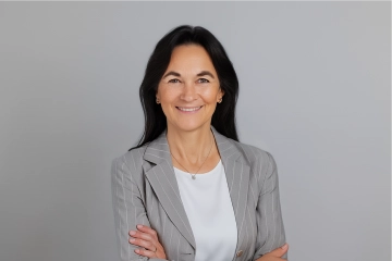 Ursula Radeke-Pietsch, A&E Network OMMAX.