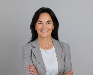 Ursula Radeke-Pietsch, A&E Network OMMAX.