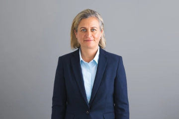 Stephanie von Fedak, OMMAX.