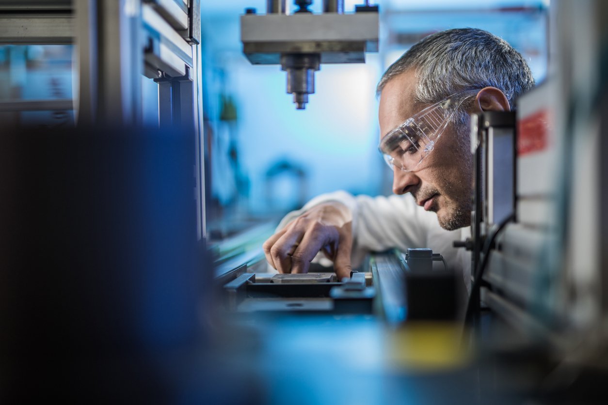 OMMAX supported AURELIUS on the sale of Distrelec